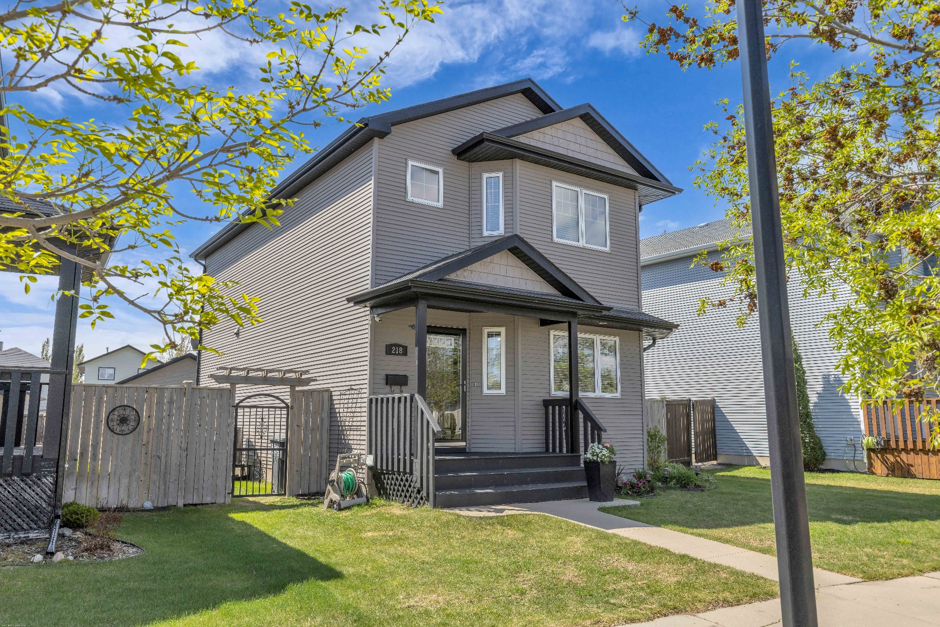 Willowgrove 独栋出售-218 Willowgrove Boul., ——林与唐地产